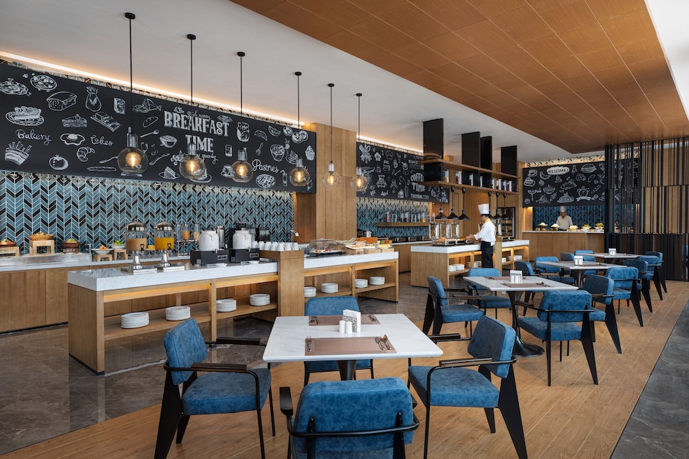 Fairfield by Marriott Baiyin Downtown 13/18