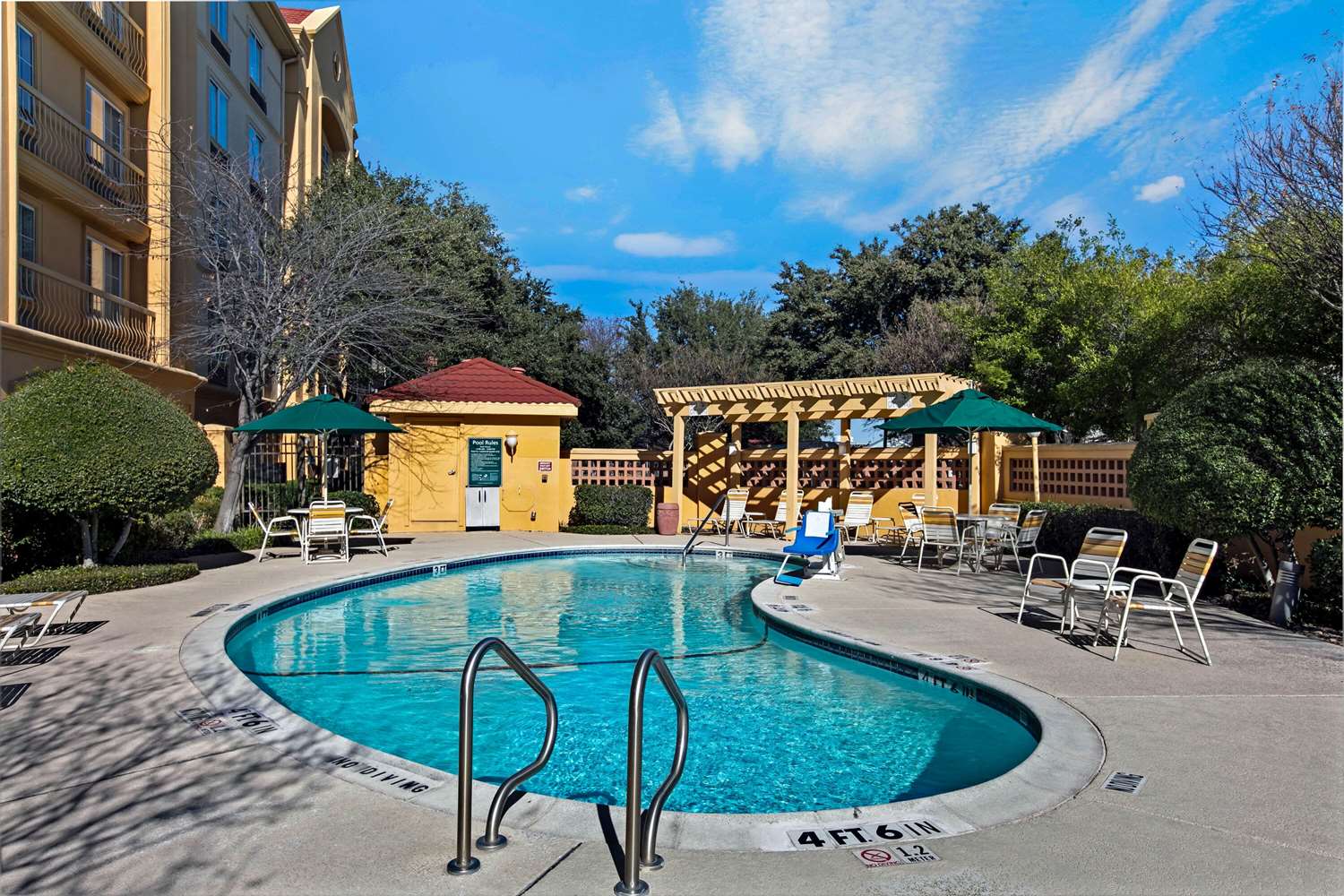La Quinta Inn & Suites by Wyndham Dallas Arlington South 58/66