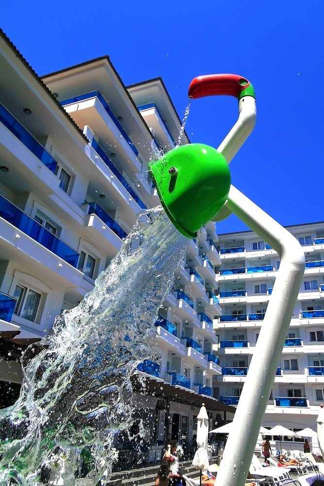 Acuazul Aparthotel and Spa 6/37