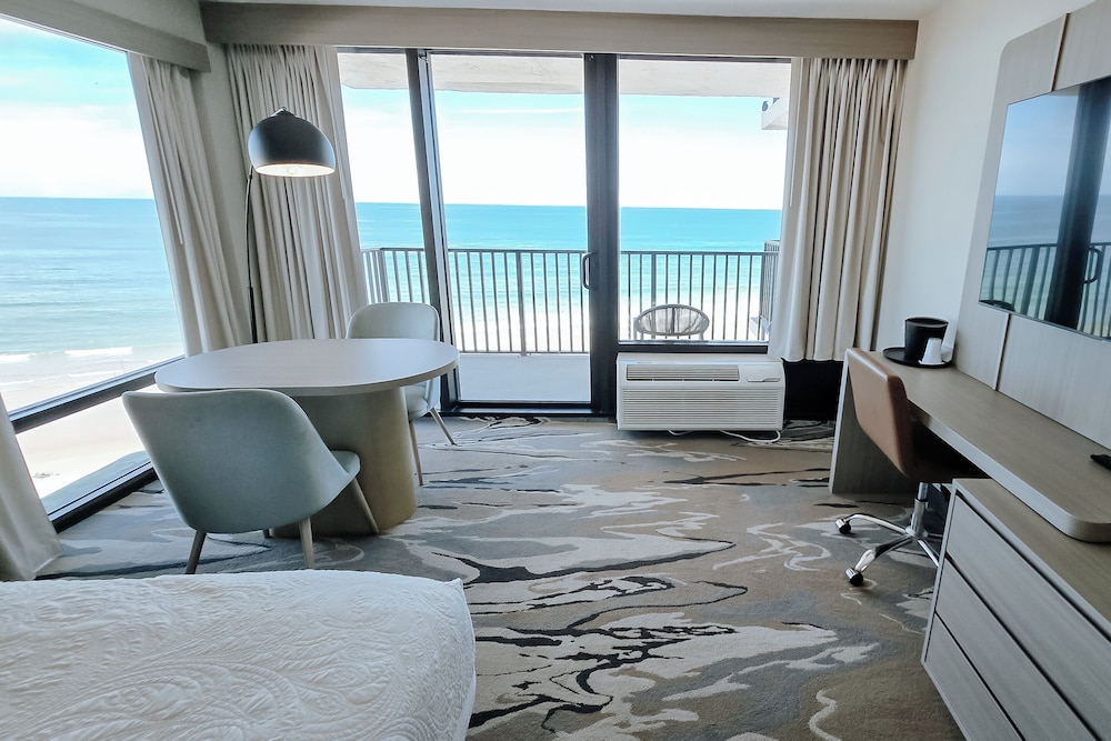 Nautilus Inn 27/64