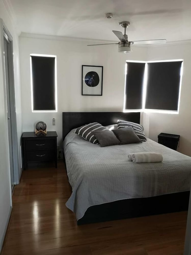 1 BEDROOM, APARTMENT, KITCHEN