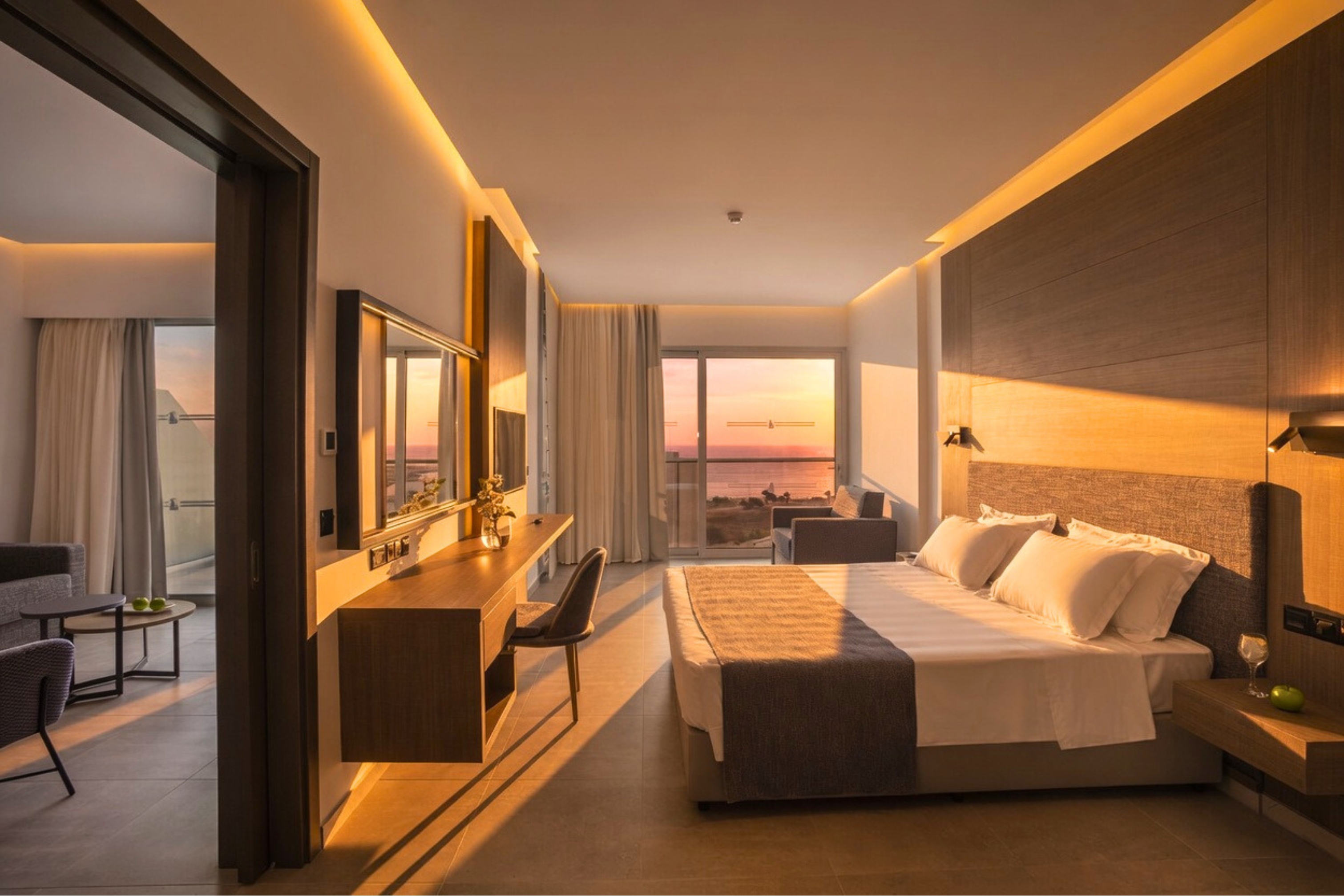 Executive, Side Sea View
