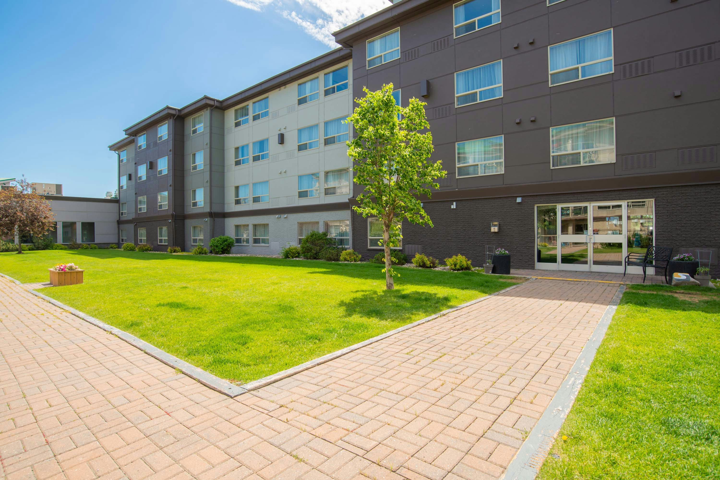 Sandman Hotel & Suites Regina 46/47