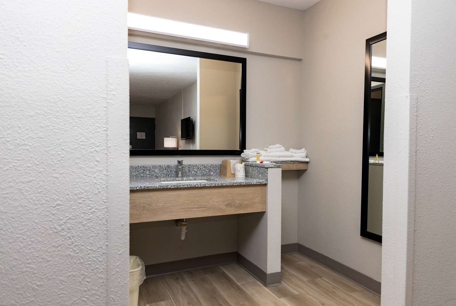 Days Inn by Wyndham Cincinnati East 21/21