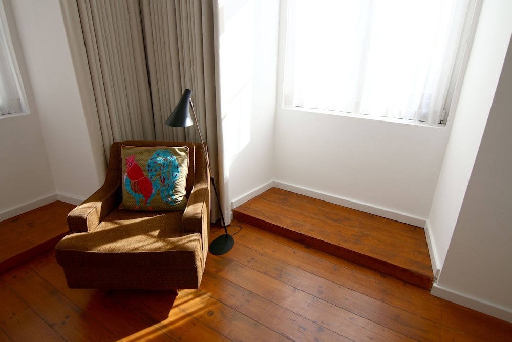 The 8 Downtown Suites 50/67