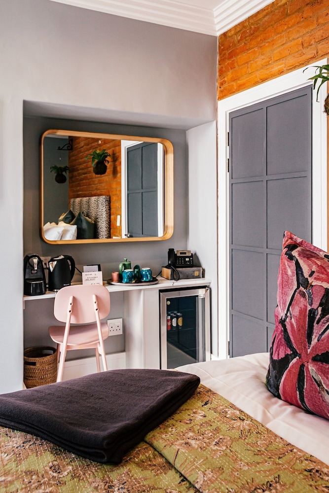 Pineapple House Boutique Hotel 40/50