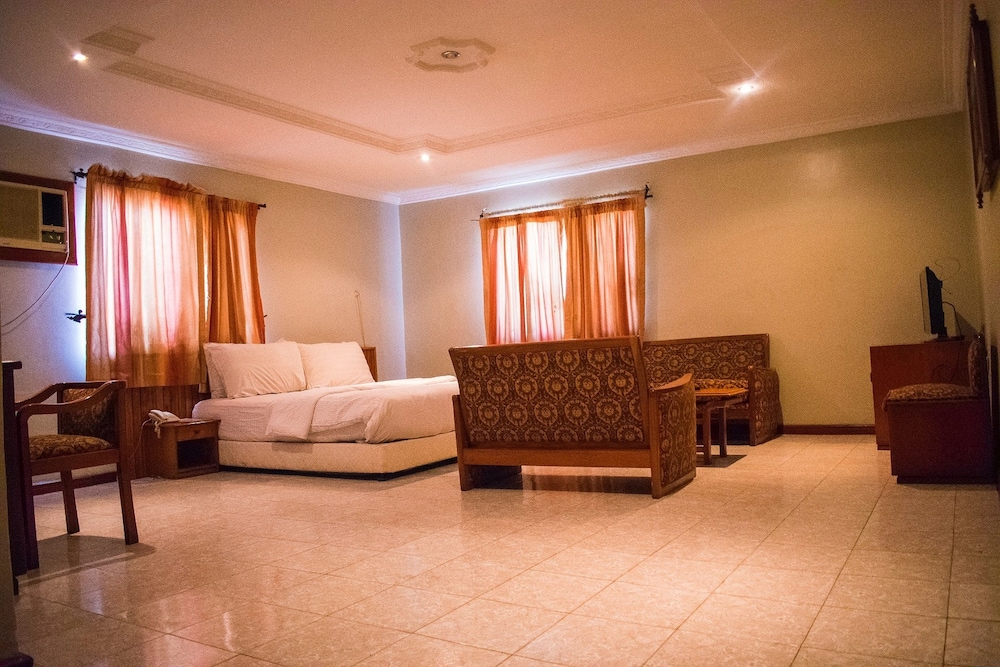 Chelsea Suites Limited 18/28