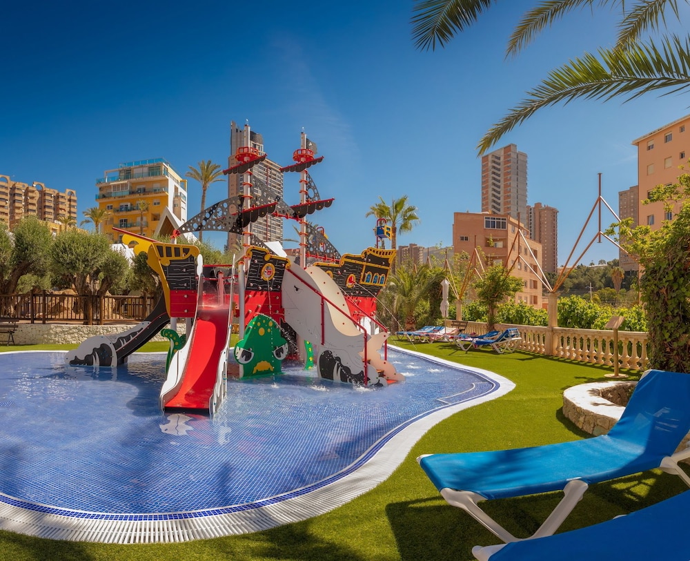 Magic Tropical Splash Water Park Spa and Caribbean Resort 26/34