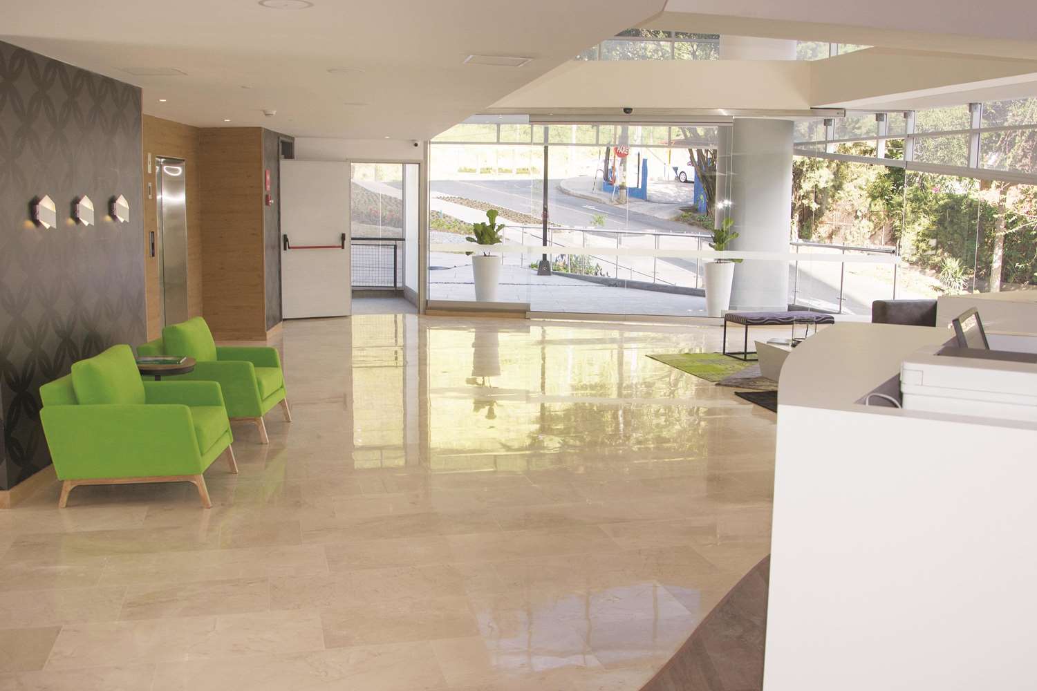 La Quinta by Wyndham Medellin 55/64