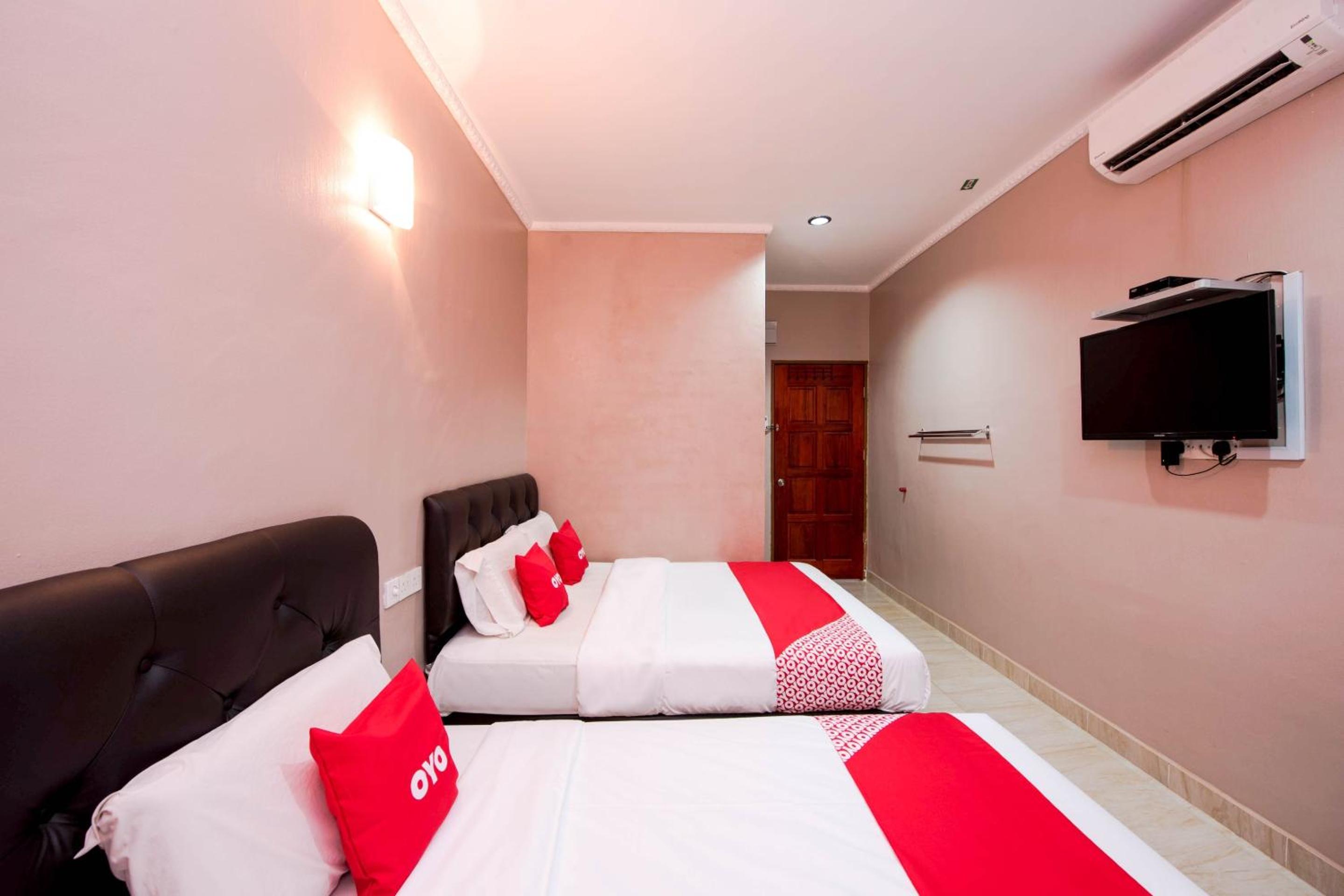 Hotel O Rg Motel 28/63