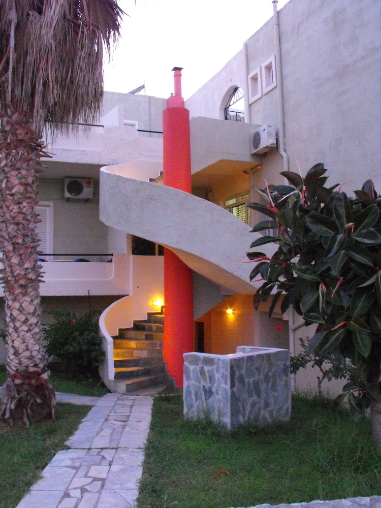 Ermioni Beach 32/48