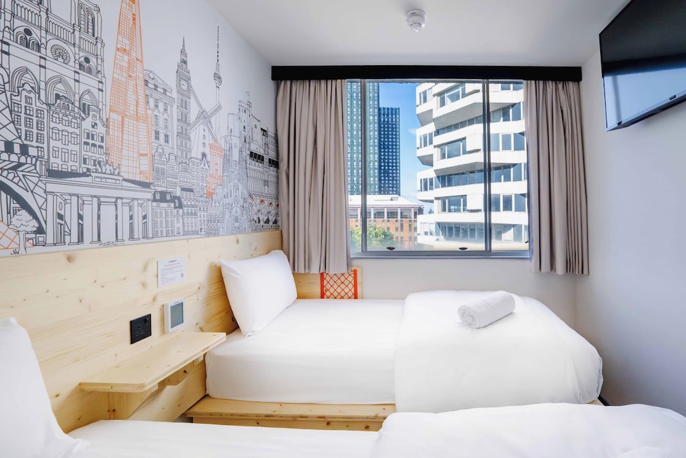 غرفة قياسية بسريرين منفصلين، easyHotel Croydon 6/10