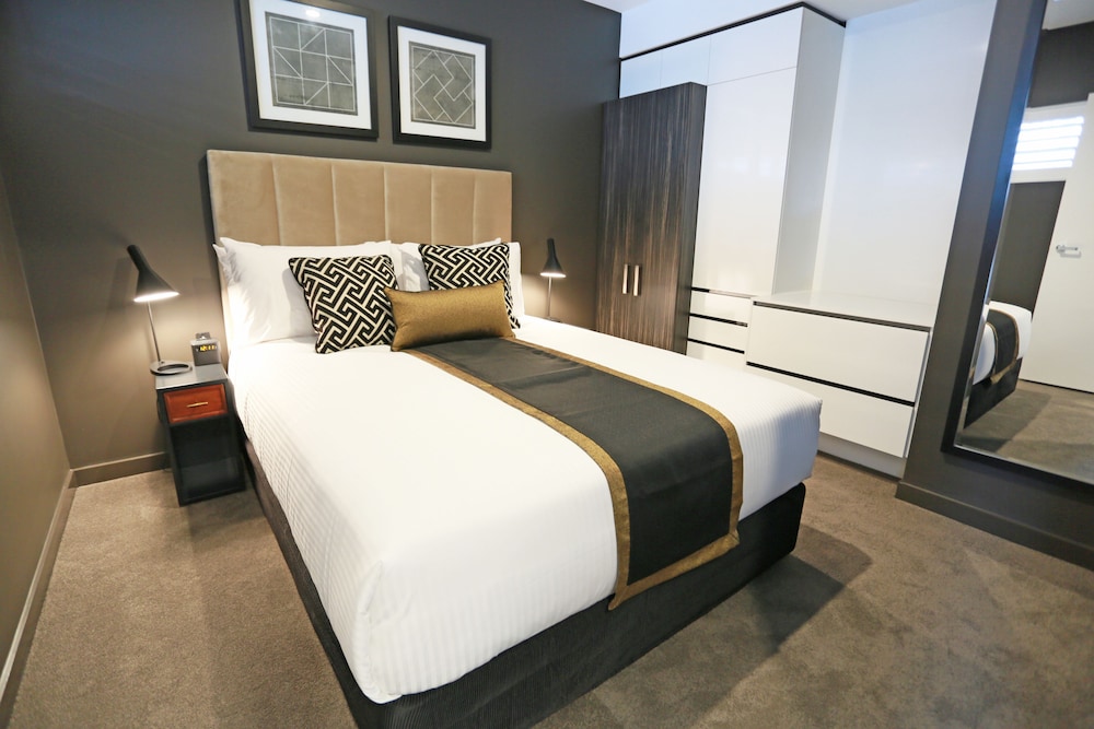 1 BEDROOM, APARTMENT