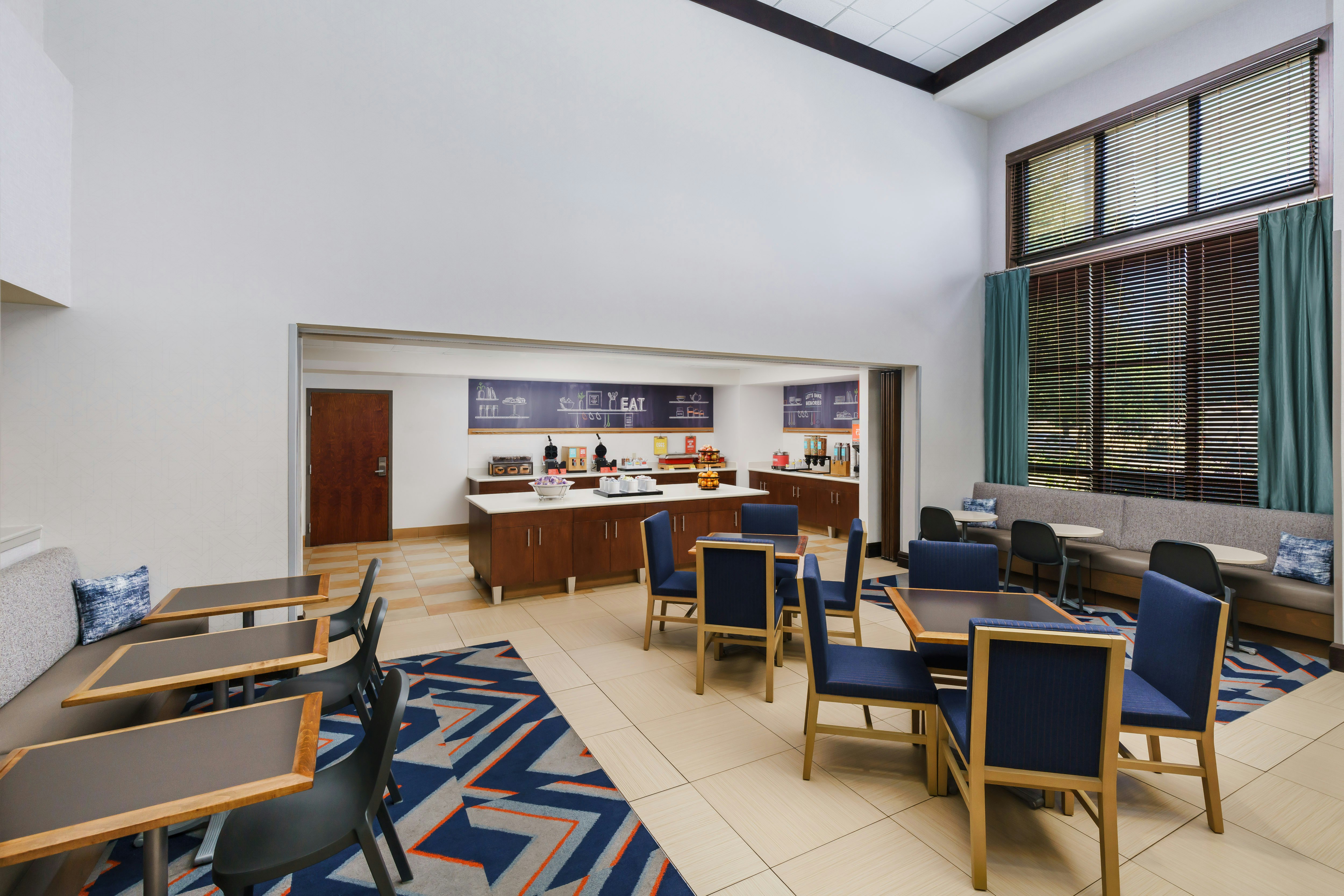 Hampton Inn Suites West Sacramento 42/62