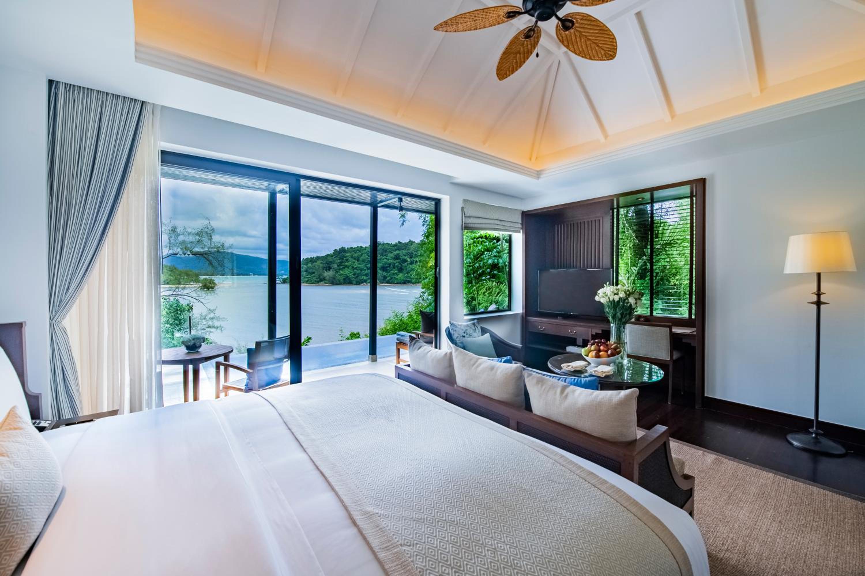 2 Bedrooms, Grand, Pool, Suite, Sea View