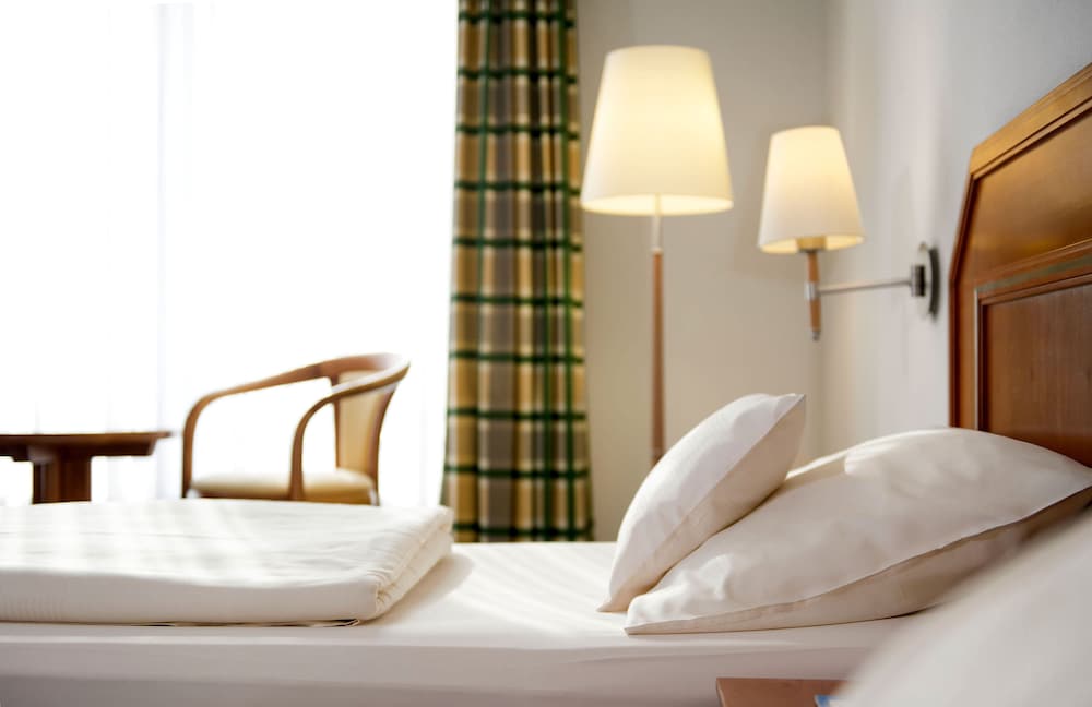 Maifeld Sport- Und Tagungshotel 16/50