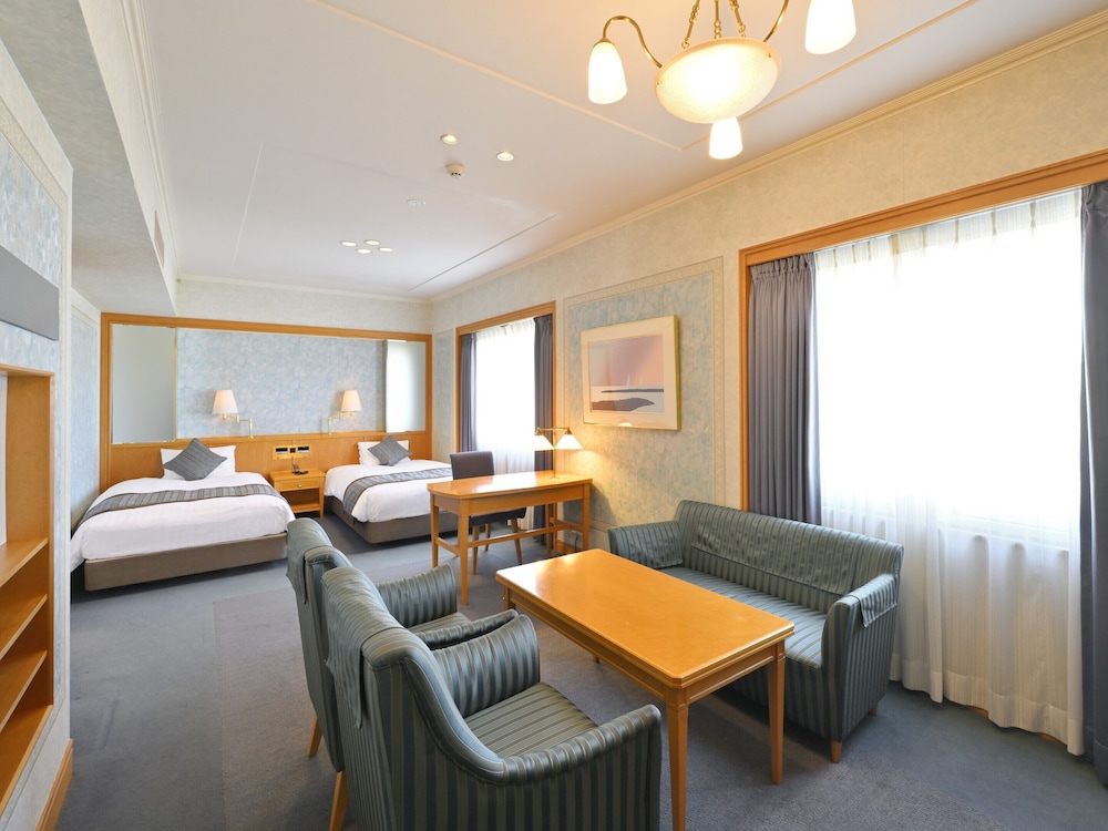 TAKAMATSU KOKUSAI HOTEL 48/65