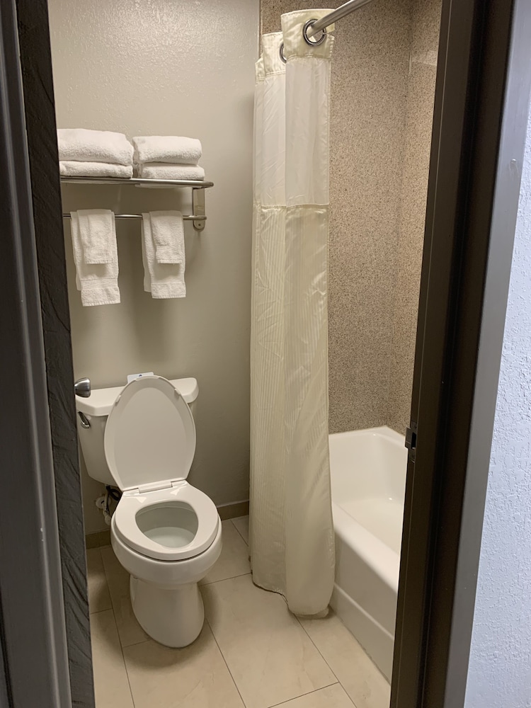 Best Western Center Inn 14/38