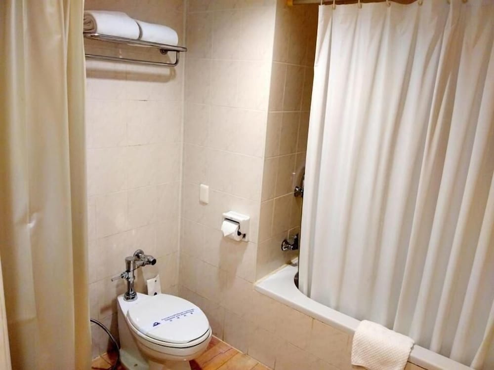Diamond Plaza Hotel Suratthani 49/50