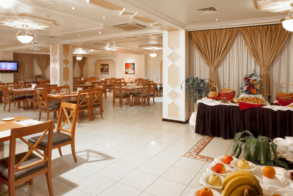 restaurant cafeteria