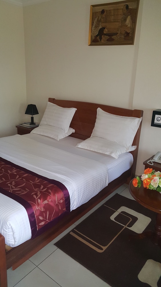 1 BEDROOM, EXECUTIVE, SUITE, CITY VIEW