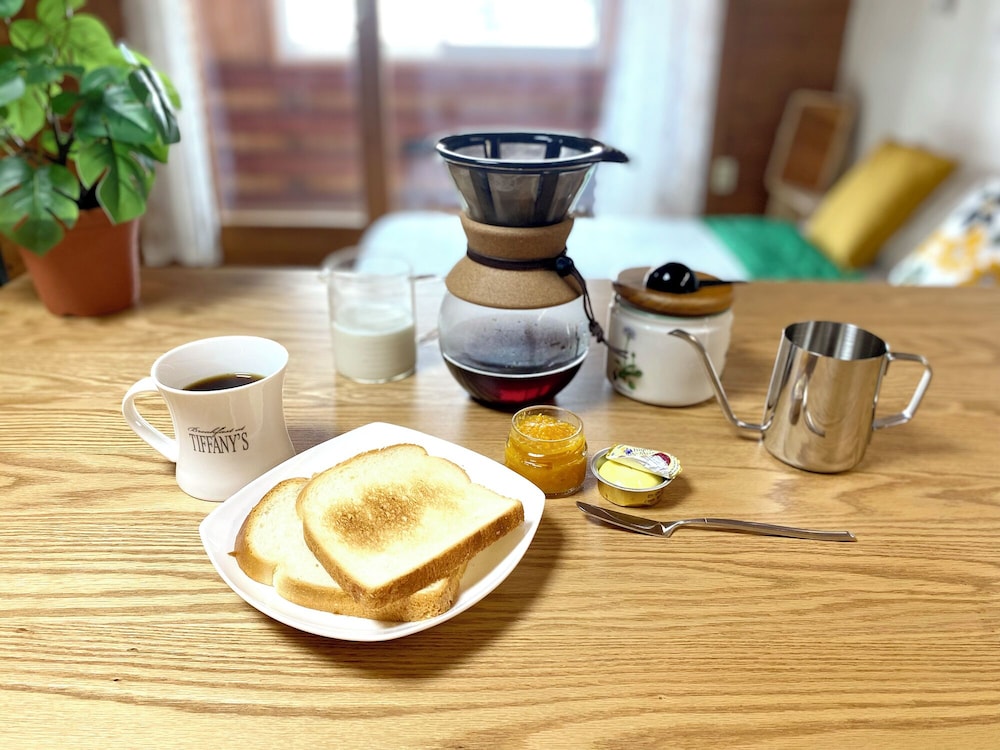 Breakfast at Tiffany's Pension 88/100