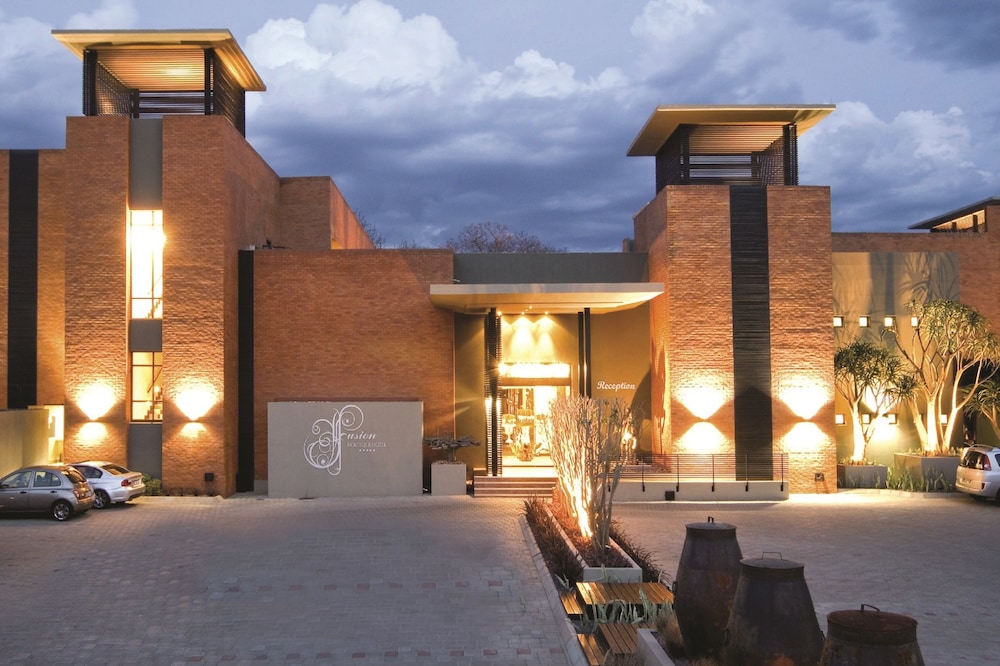Fusion Boutique Hotel 63/68