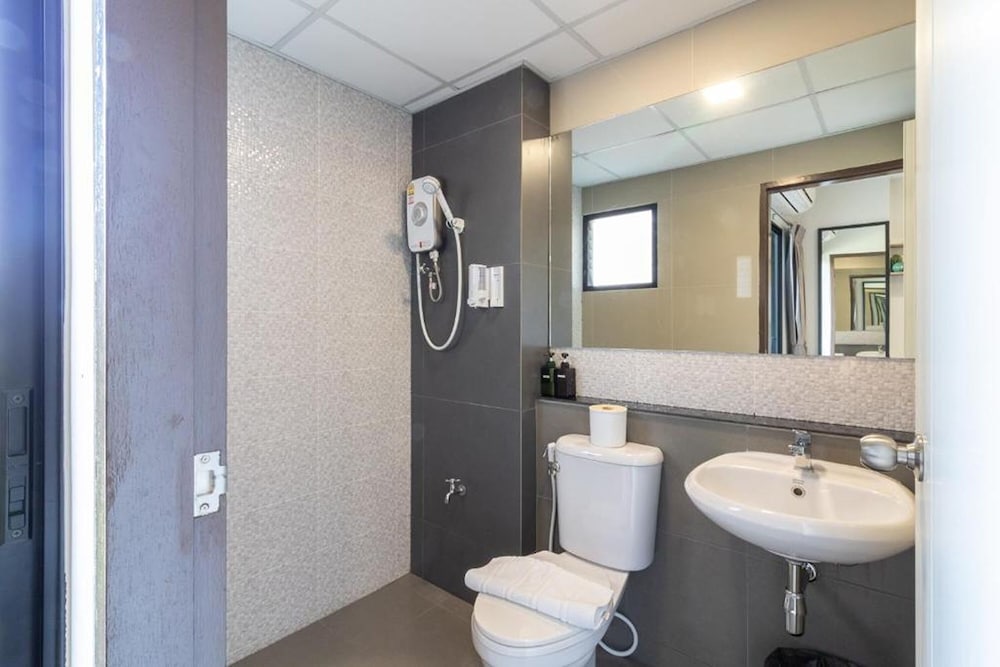 Casa Luxe Hotel And Resident 47/50