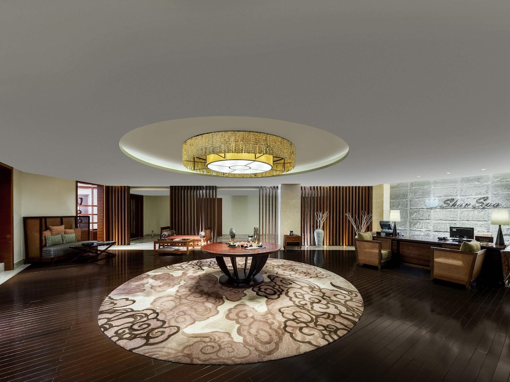 Pullman Oceanview Sanya Bay Resort and Spa 55/76