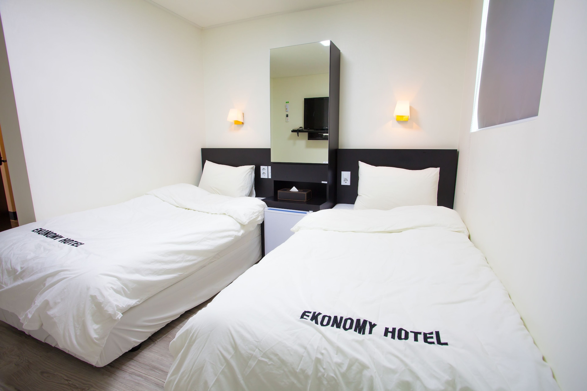 غرفة بسريرين منفصلين، Ekonomy Hotel Incheon 3/10