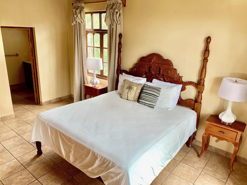 DELUXE, SUITE, GARDEN VIEW