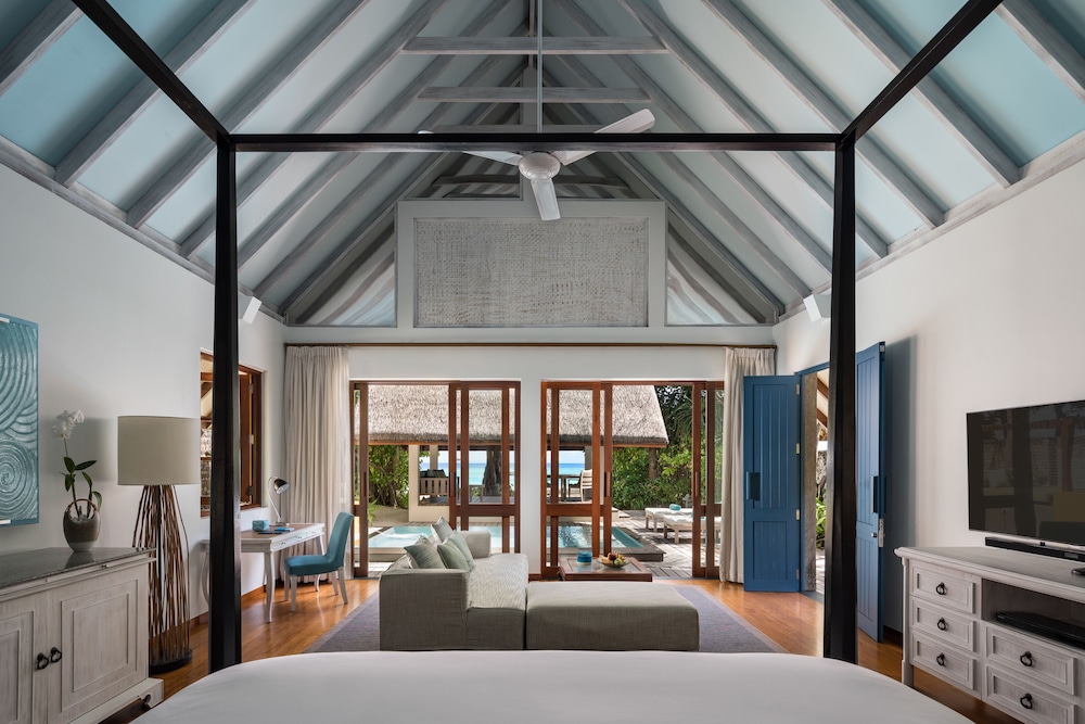Four Seasons Resort Maldives at Landaa Giraavaru 1/44