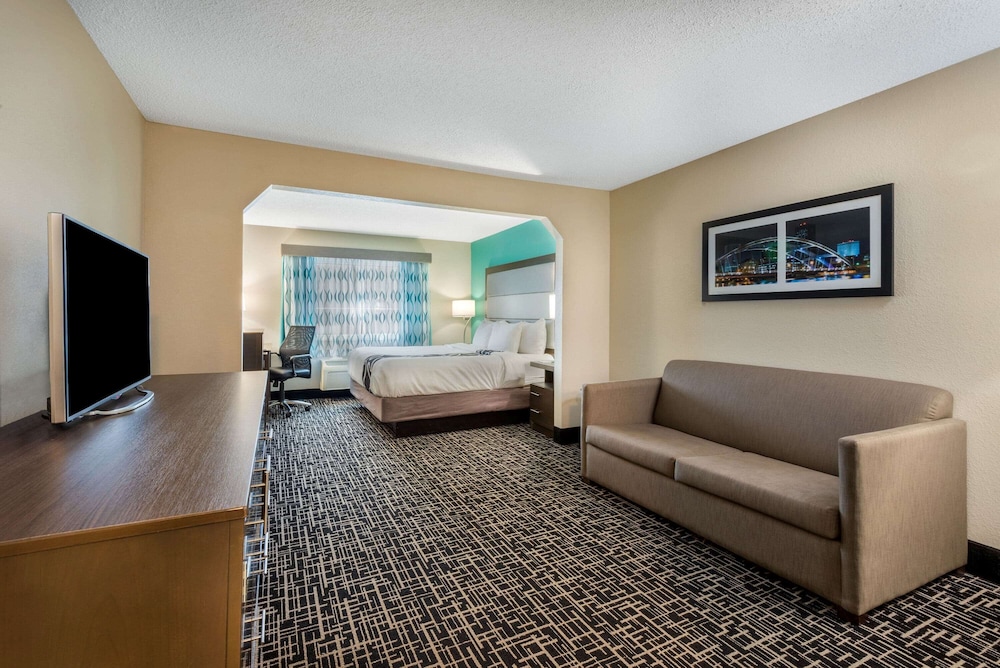 La Quinta Inn & Suites by Wyndham Batavia 30/41