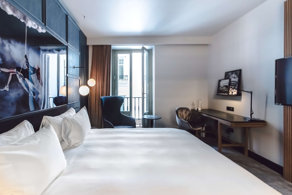 RADISSON BLU MADRID PRADO 15/74