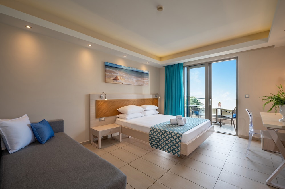 Serenity, Queen Bed, Sea View, Sofa