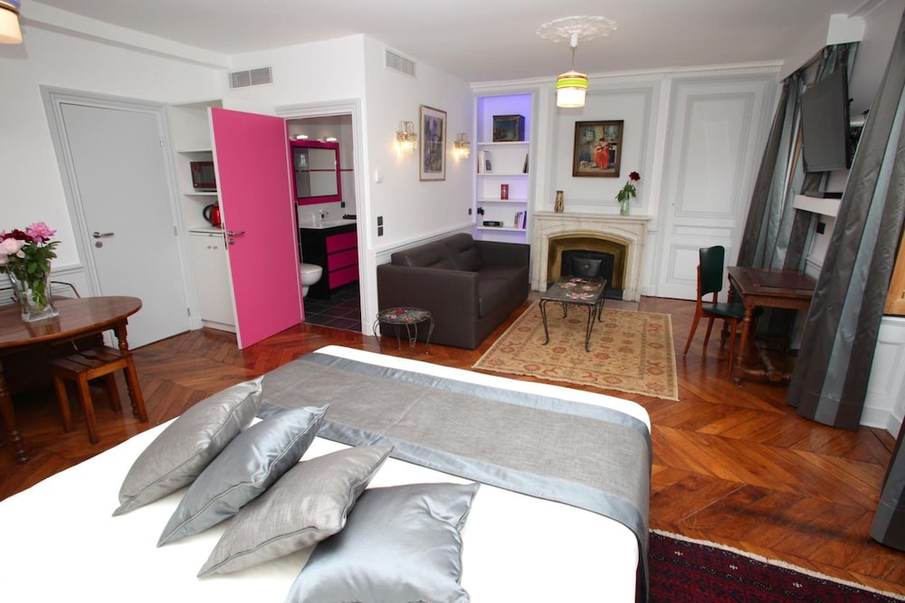 Hotel Des Celestins 28/39