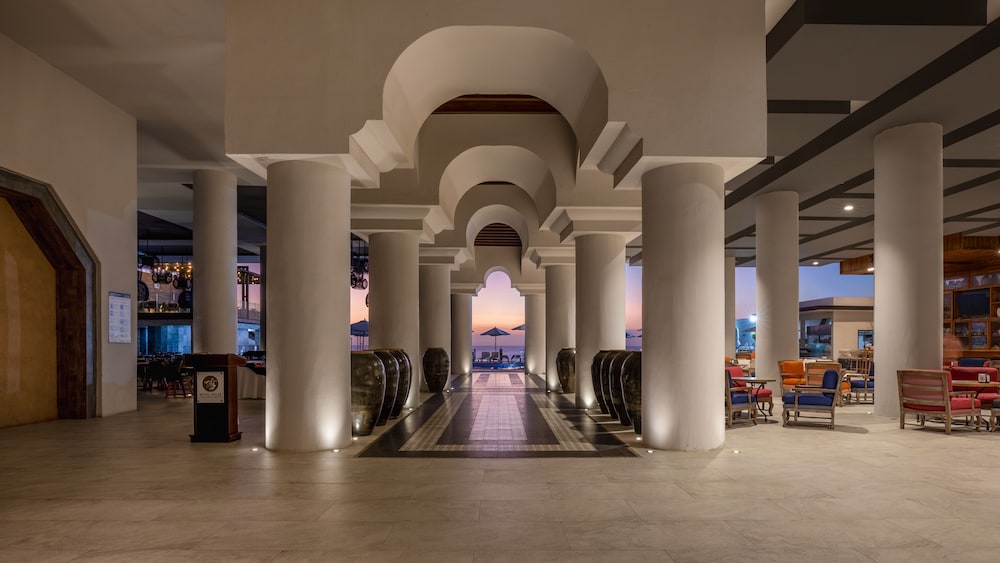 Royal Villas Resort Hotel 38/65