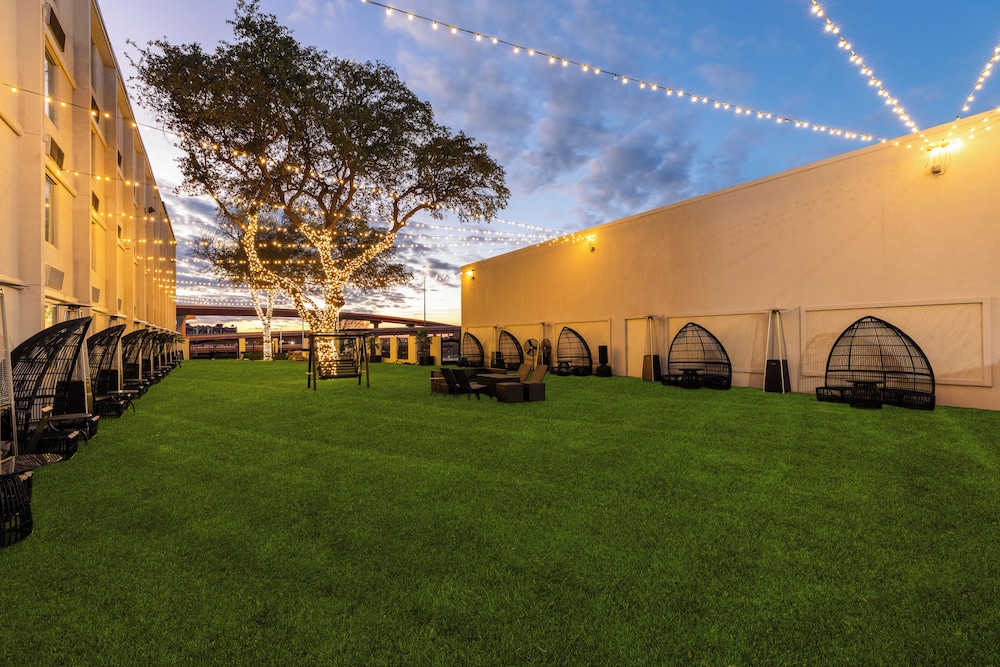Ramada by Wyndham DFW Airport 36/39