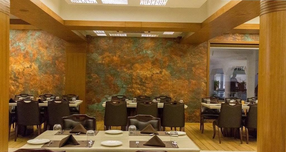 Aarya Grand Hotels Resorts 21/39
