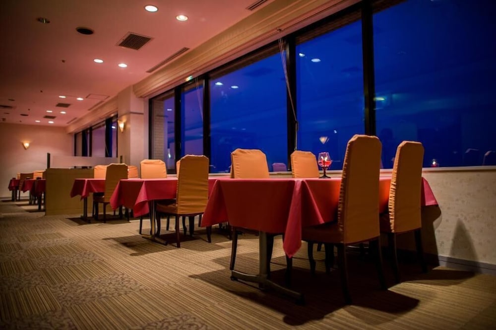 Shizunai Eclipse Hotel 56/61