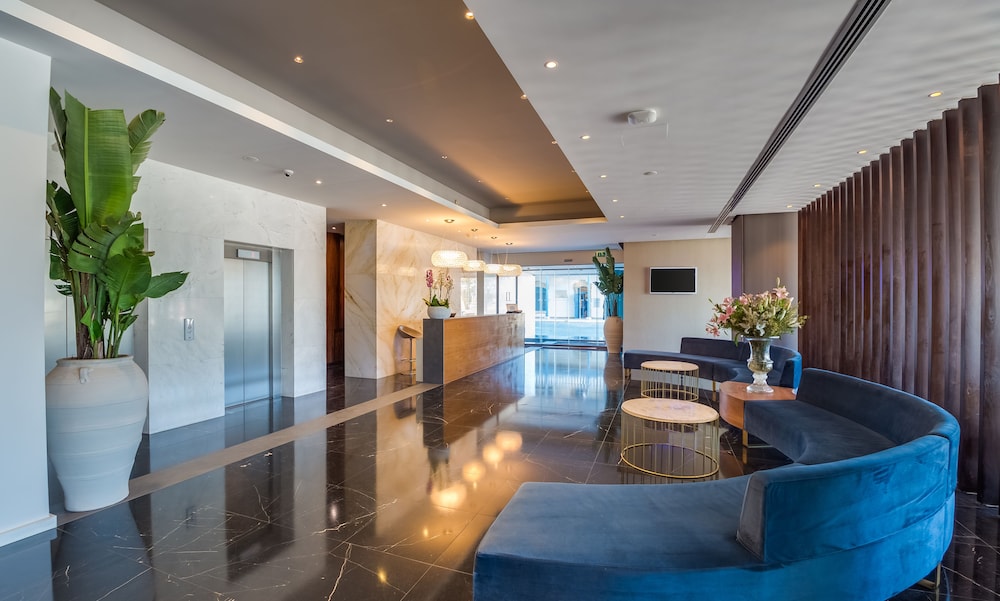 Sun Hall Hotel 46/70