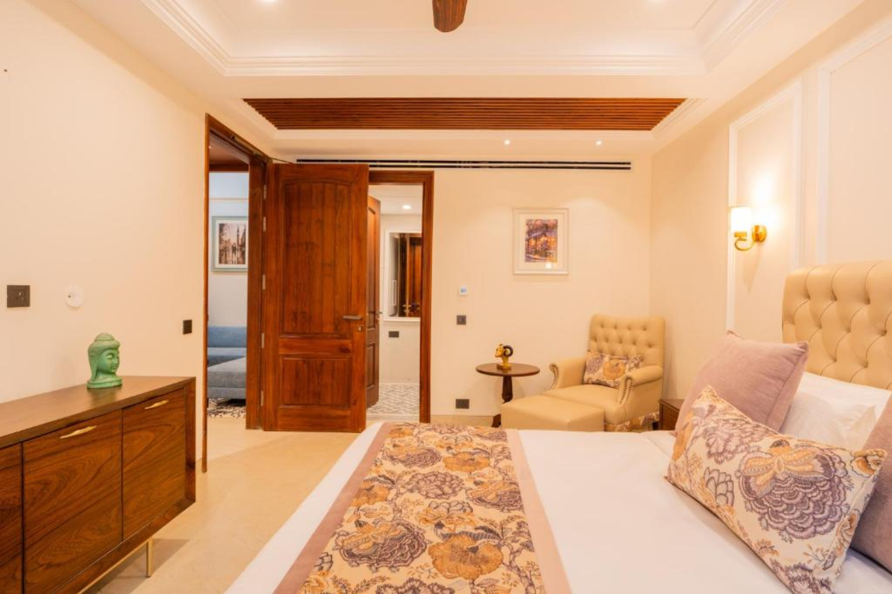 ELIVAAS Prive Royce Cottage Luxe Hilltop 4 BHK with Terrace & Scenic Views 11/17