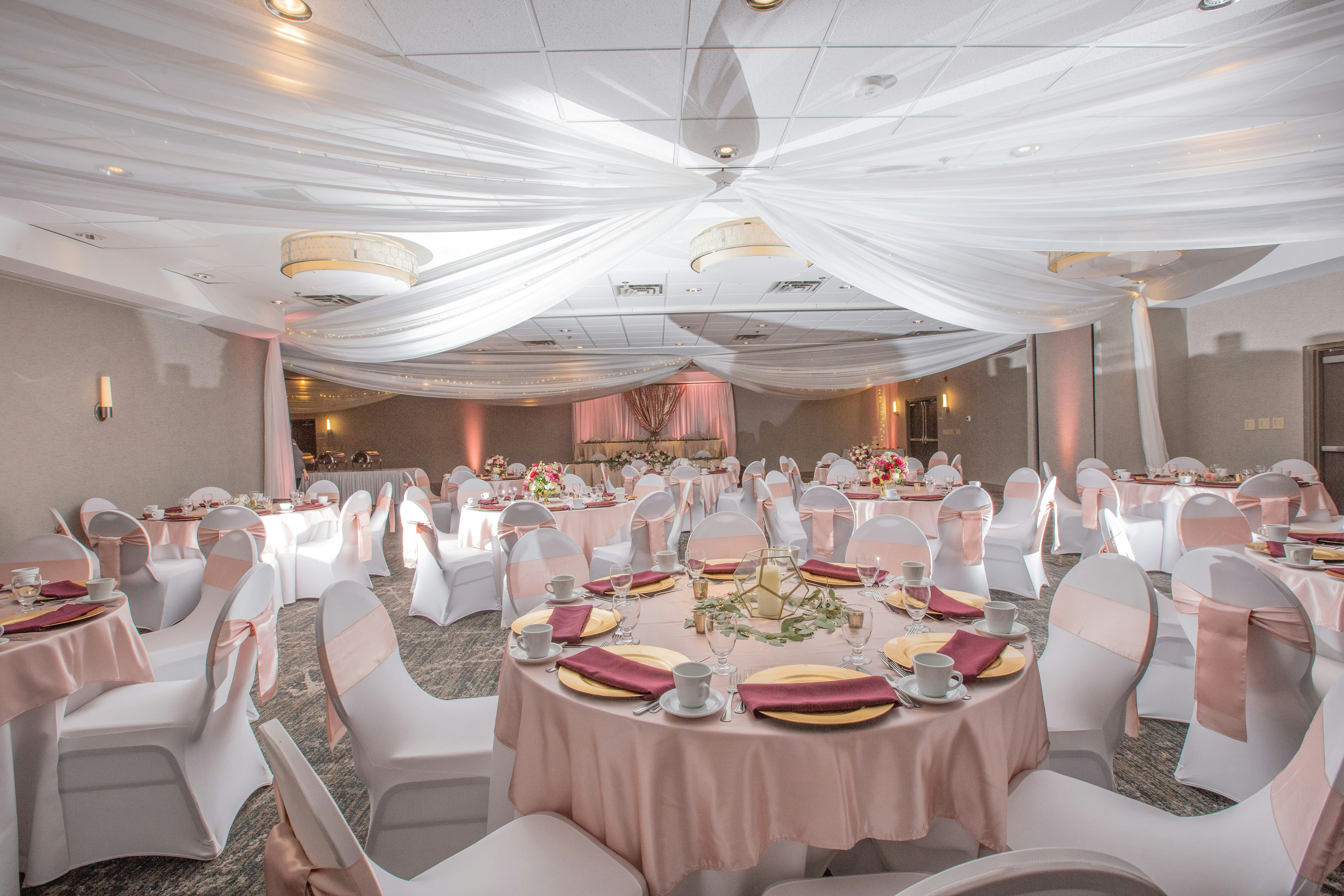 Doubletree By Hilton Roseville Minneapolis 25/40