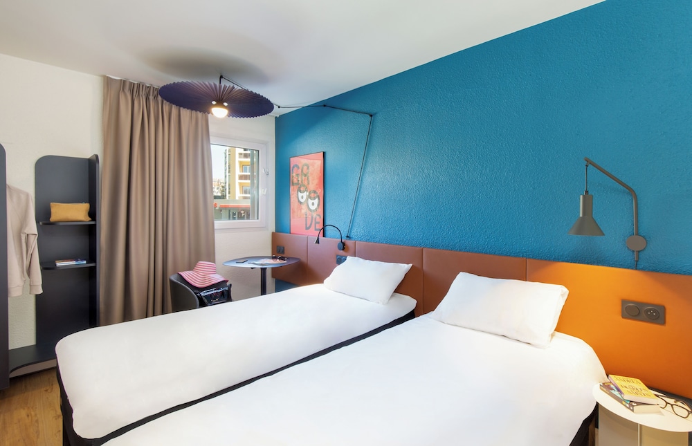 STANDARD, TWIN BEDS