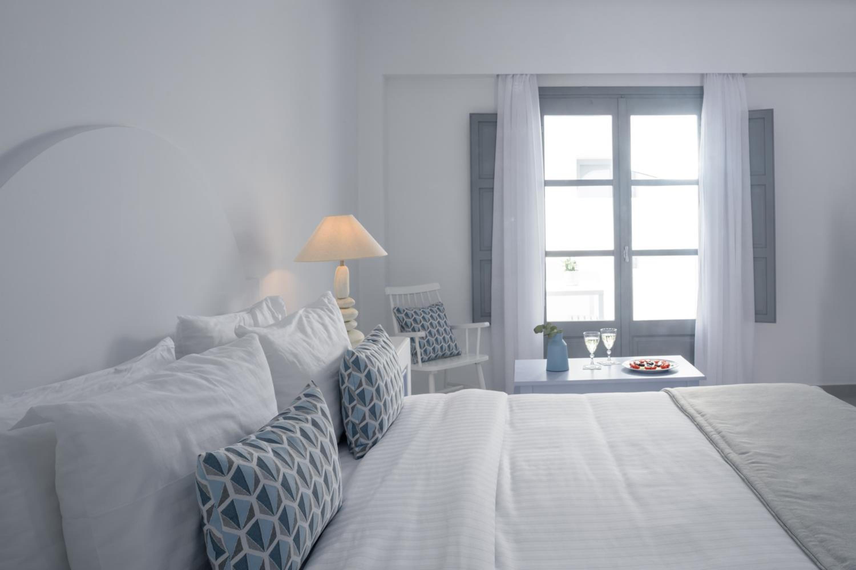Superior, Queen Bed, Outdoor Jetted Tub