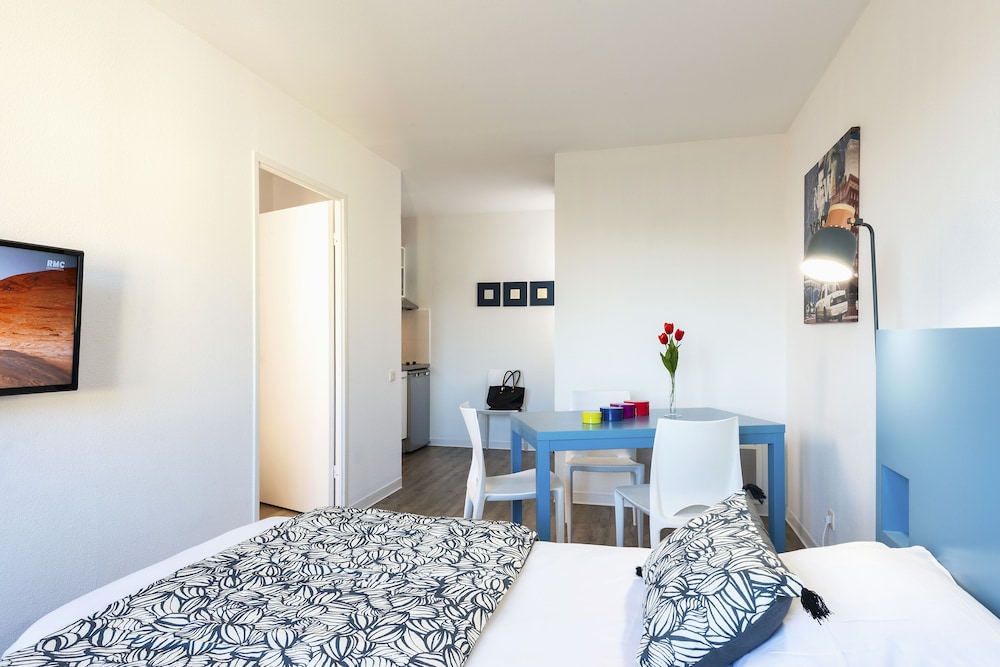 1 BEDROOM, FAMILY, APARTMENT
