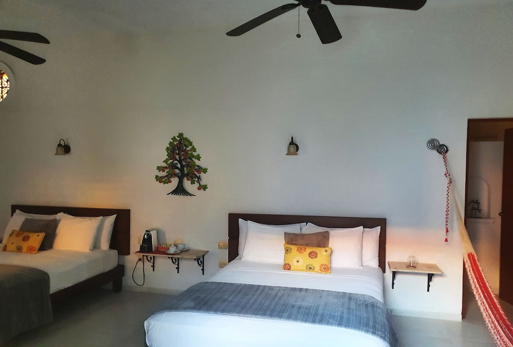 Hotel Merida Santiago 37/78