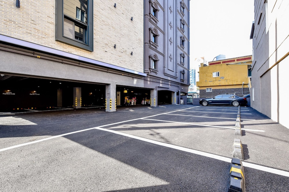 French Code Hotel 54/63