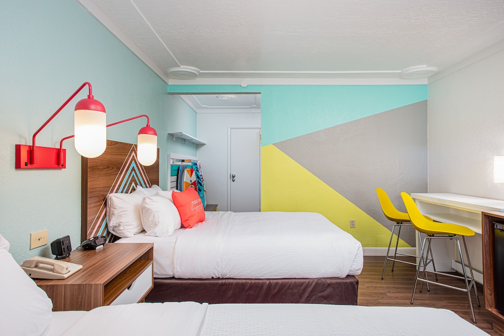 Beachside Hotel and Suites 19/43