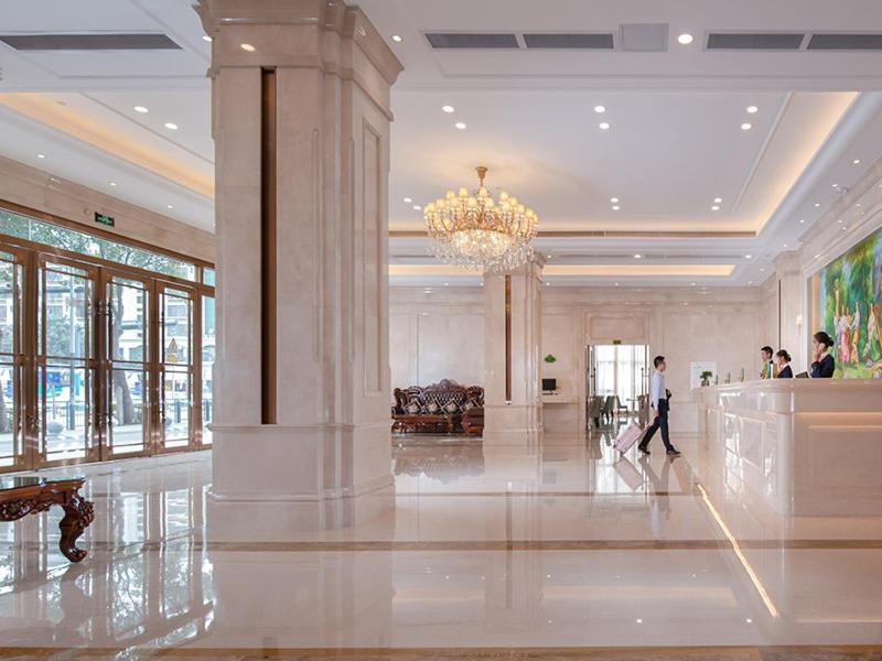 Vienna International Hotel (South Gate of Shenzhen International Convention and Exhibition Center) 12/39